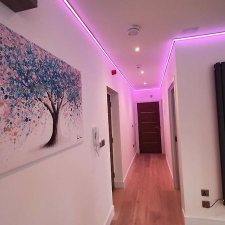 Central Penthouse With Hot Tub & Views 24 Cheltenham Esterno foto