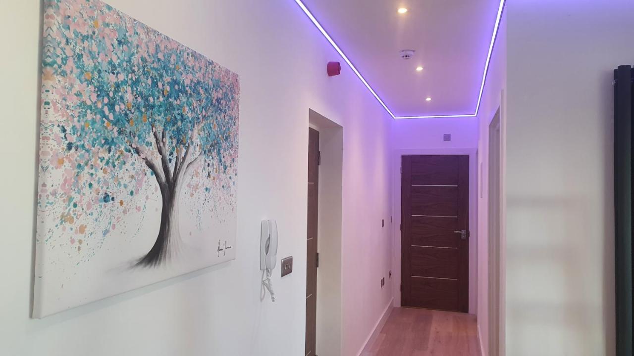Central Penthouse With Hot Tub & Views 24 Cheltenham Esterno foto
