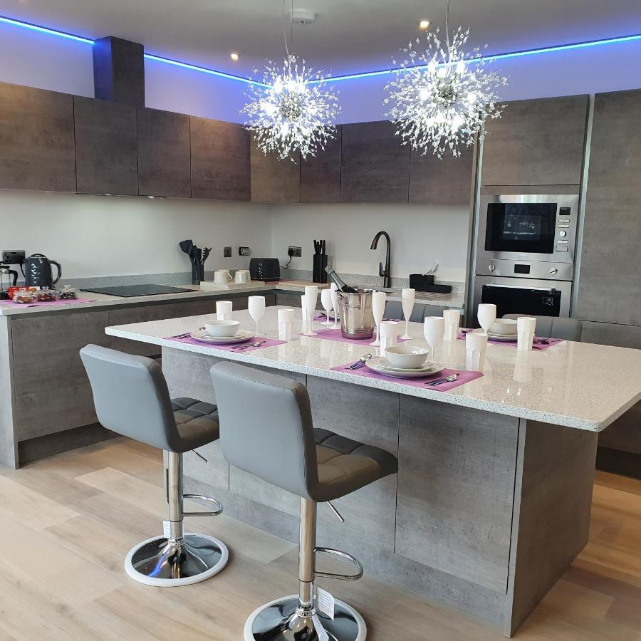 Central Penthouse With Hot Tub & Views 24 Cheltenham Esterno foto