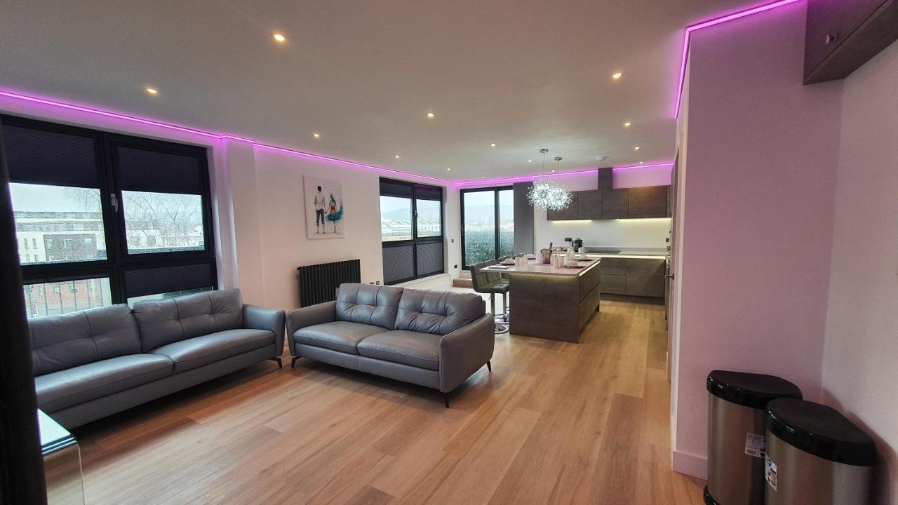 Central Penthouse With Hot Tub & Views 24 Cheltenham Esterno foto