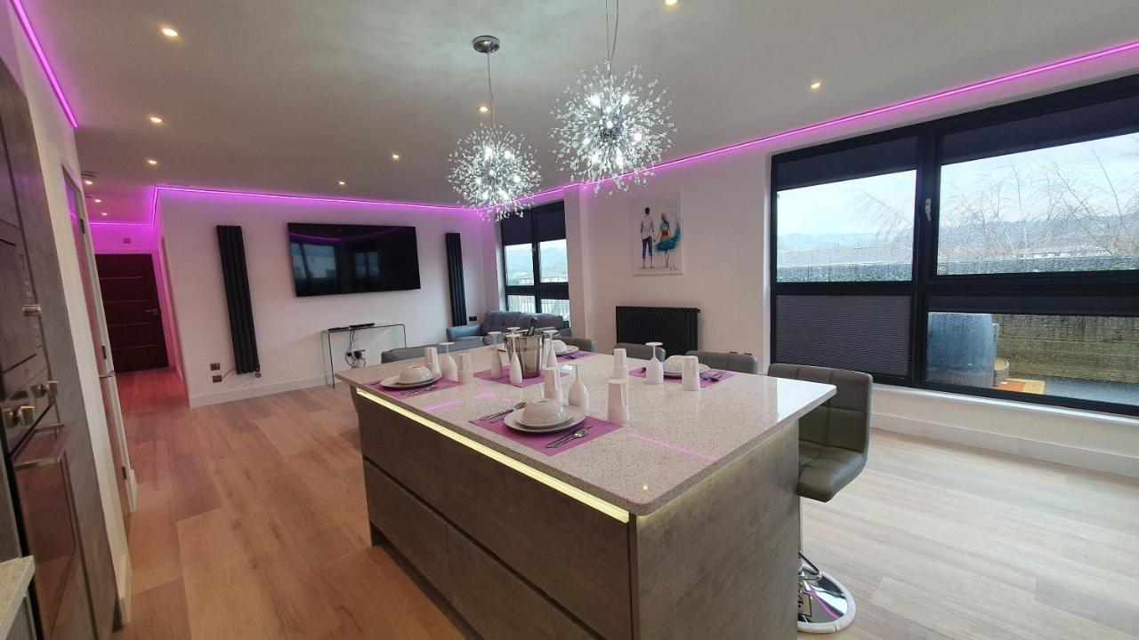 Central Penthouse With Hot Tub & Views 24 Cheltenham Esterno foto